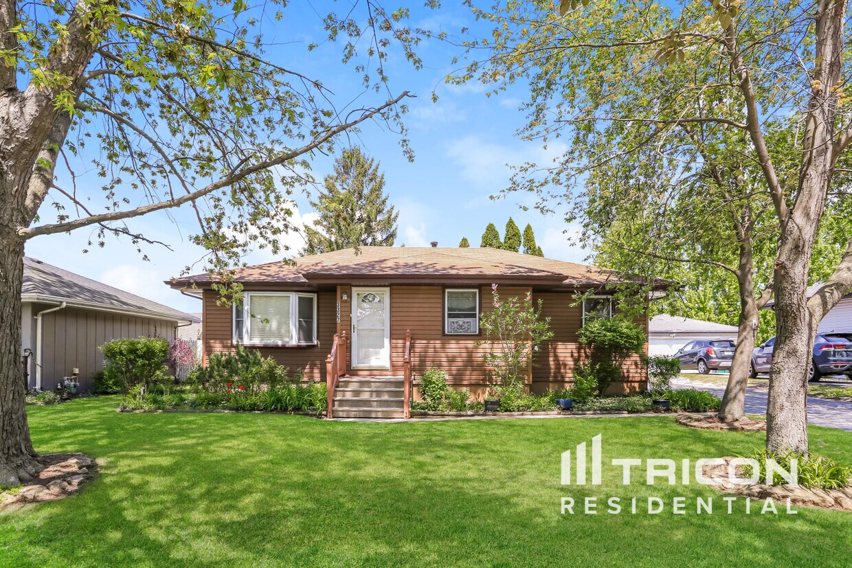 Foto principal - 3327 D Hutchinson