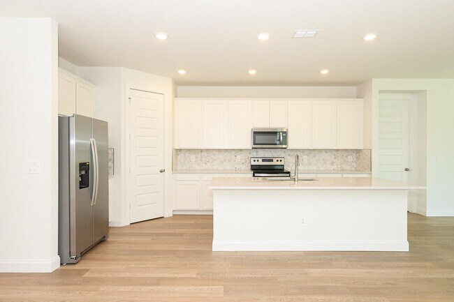 Foto del edificio - 9062 Dahlia Cir