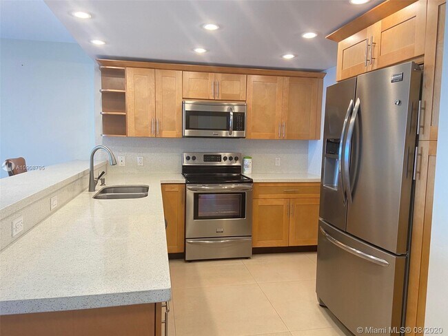 Building Photo - 3800 S Ocean Dr
