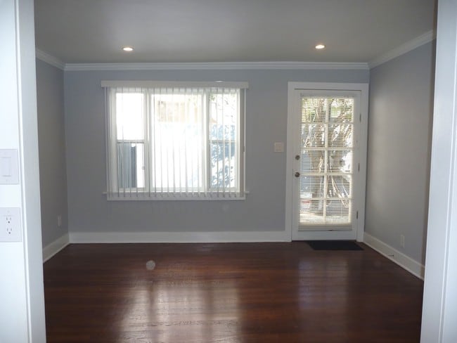 Building Photo - 2221 4th St