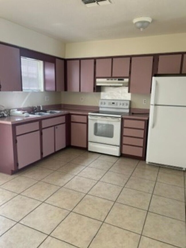 Foto del edificio - 10567 Chalmer St