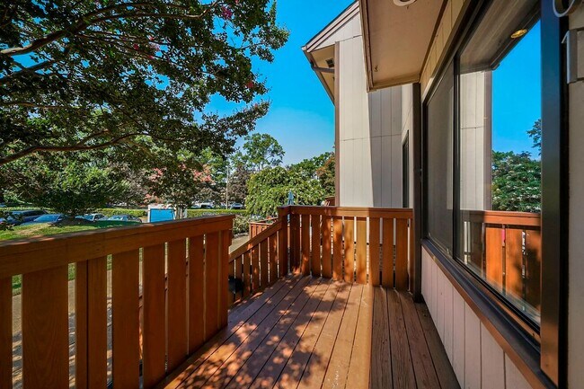 Foto del edificio - 1701 Westwind Way