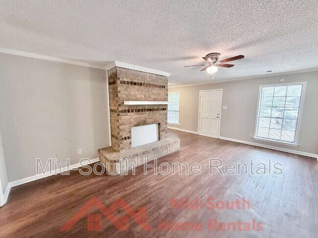 Foto del edificio - 6001 Cedarcrest Ct