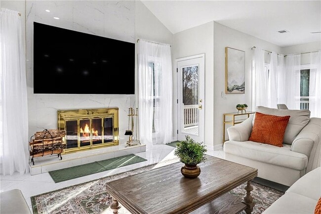 Foto del edificio - 241 Nacoochee Dr