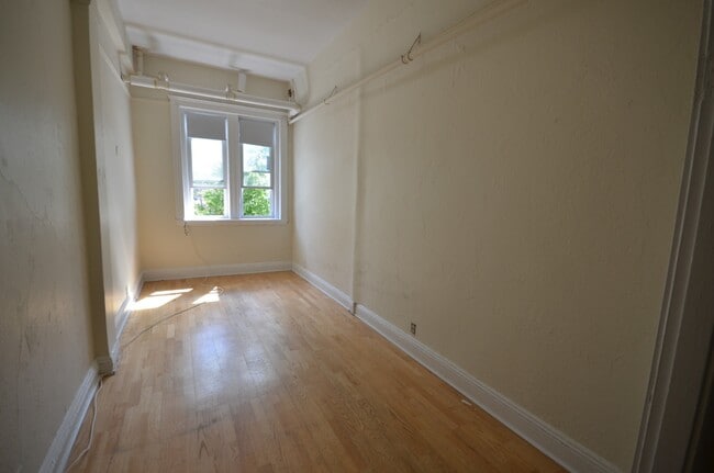 Building Photo - 1709 Commonwealth Ave