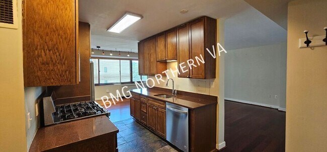 Foto del edificio - 5410 Connecticut Ave NW