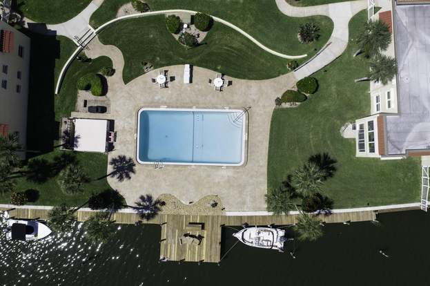 Foto del edificio - 1727 Minutemen Causeway