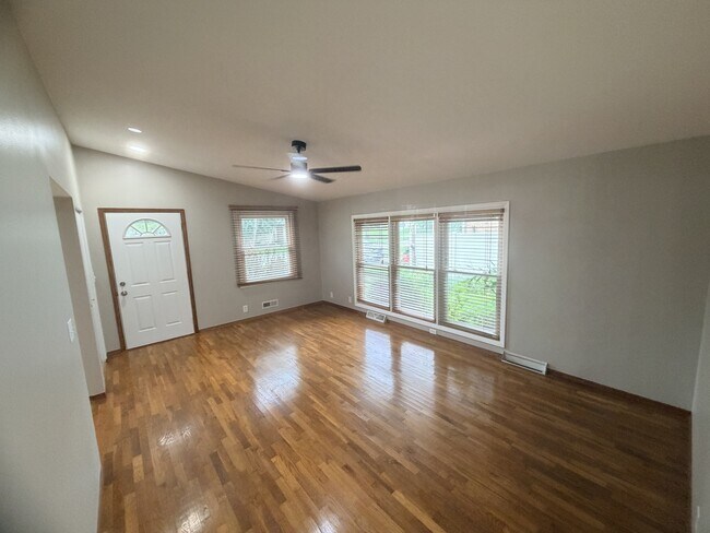 Building Photo - 12 Heiser Dr