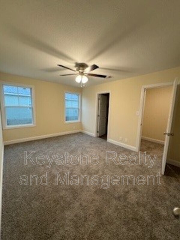 Foto del edificio - 304 Jennifer St