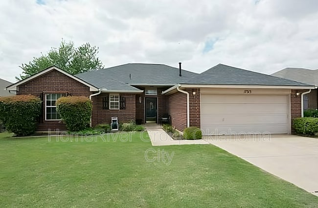 Building Photo - 17313 Valley Crst