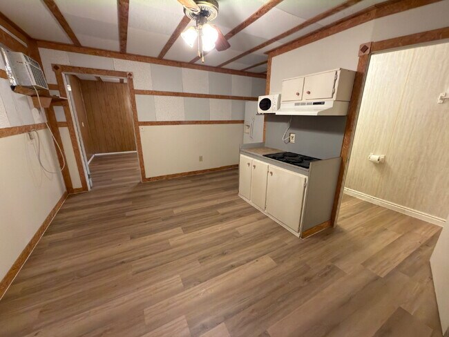 Foto del edificio - One Bed One Bath Efficiency Unit