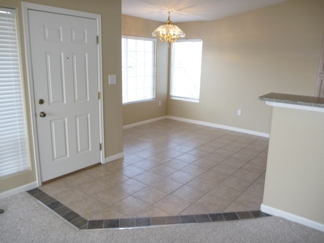 Building Photo - 8415 Pebble Creek Way