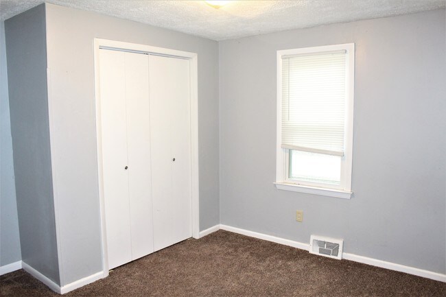 Multiple Bedrooms - 3211 5th Ave