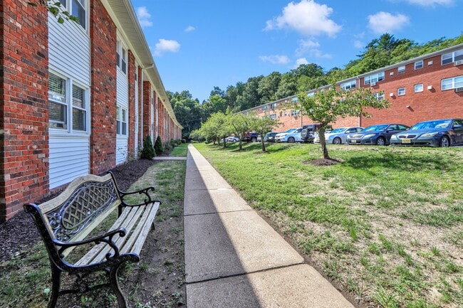 Building Photo - 100 Pierson Miller Dr