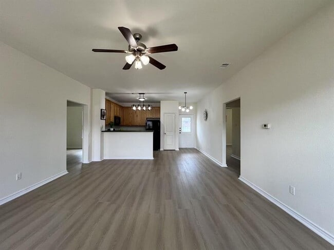 Foto del edificio - 112 Flat Creek Dr