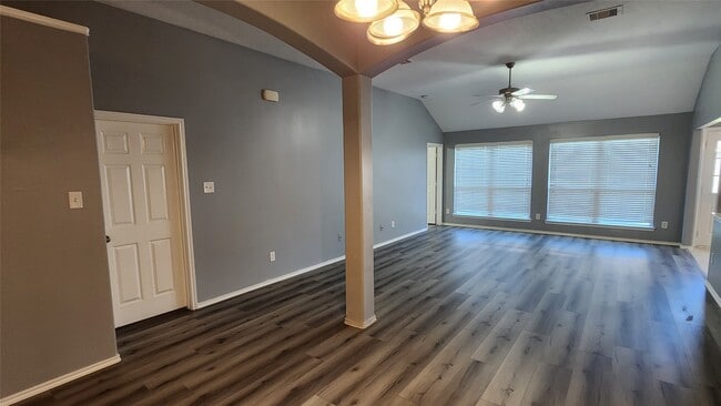 Building Photo - 14102 Fort Nelson Dr