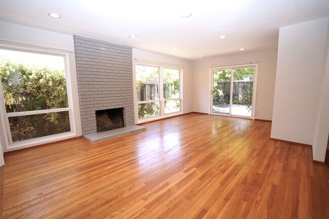 Foto del edificio - Beautiful Updated San Jose Home!