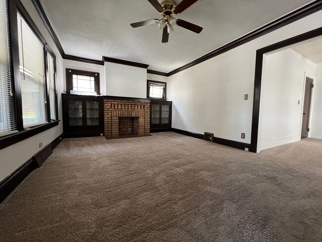 Foto del edificio - 2196 Lewis Dr