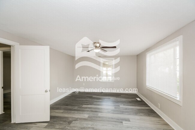 Foto del edificio - 1915 Armstrong St
