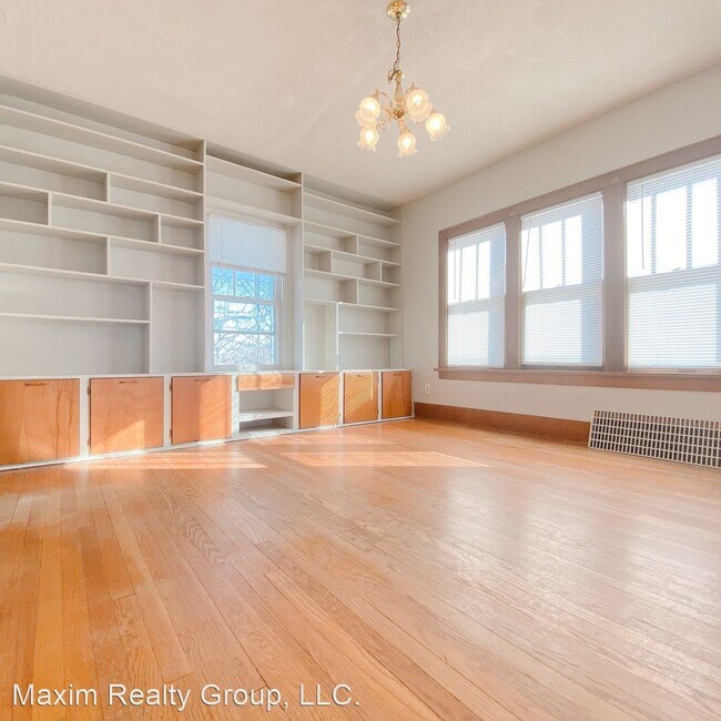 Building Photo - 3 br, 2 bath House - 4423 S 40 ST