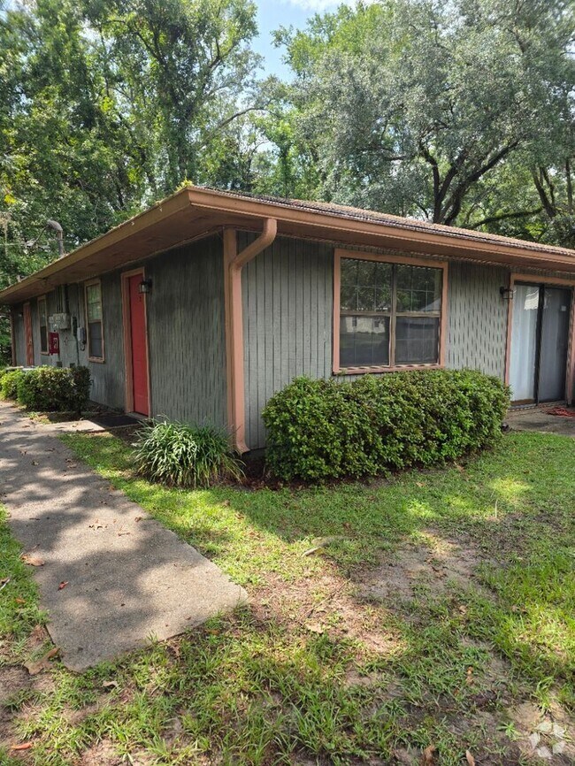 Building Photo - 1489 Hampton Pl