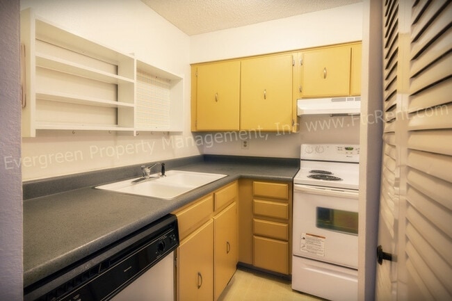 Building Photo - 1705 Heatheridge Rd