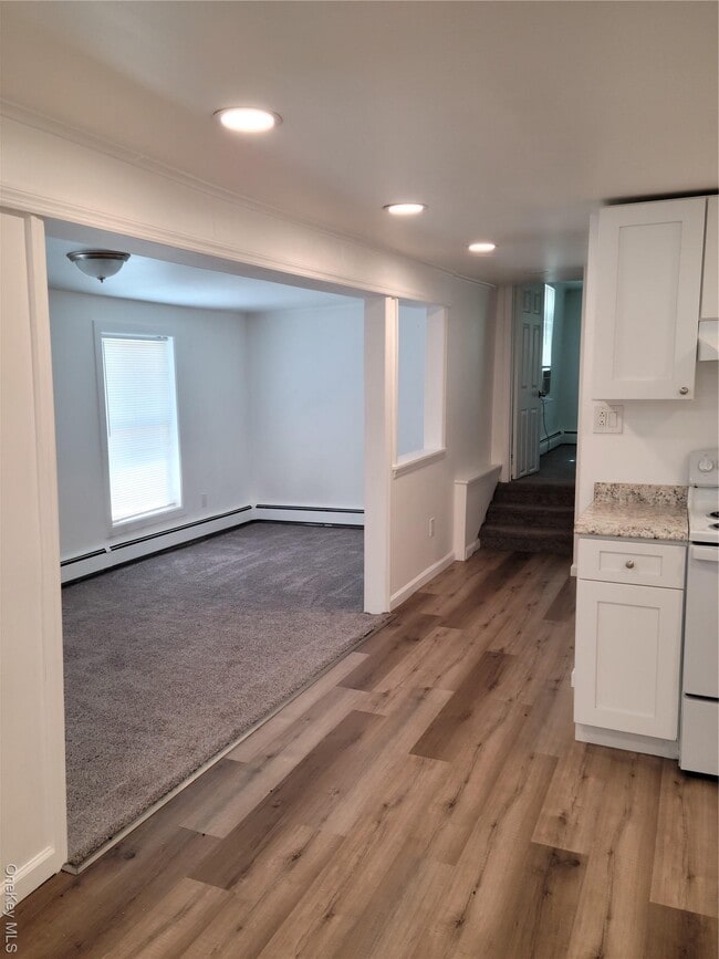 Foto del edificio - 15 Quaker Hill Rd