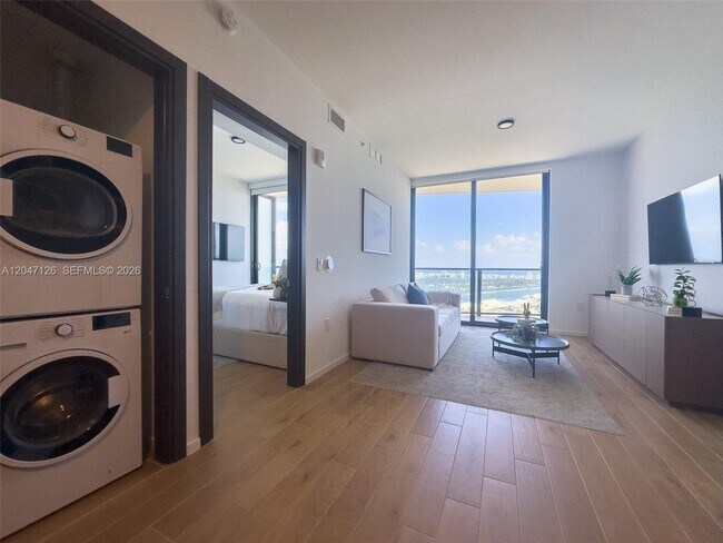 Foto del edificio - 398 NE 5th St