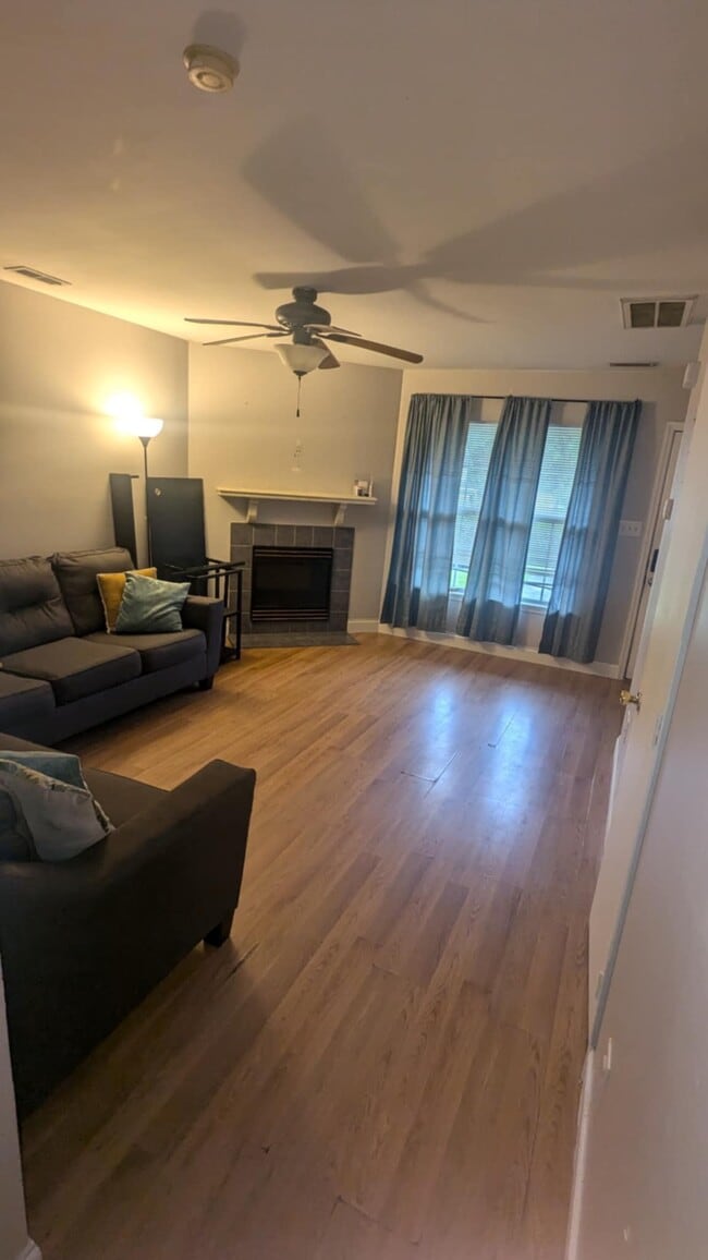 Living Room - 2013 Brandymill Ln