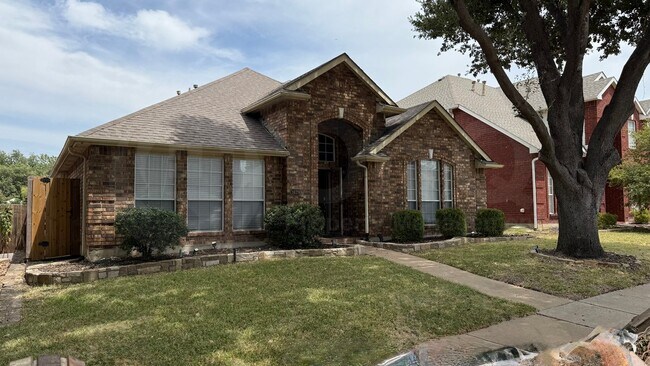 Building Photo - 1629 Bennington Dr