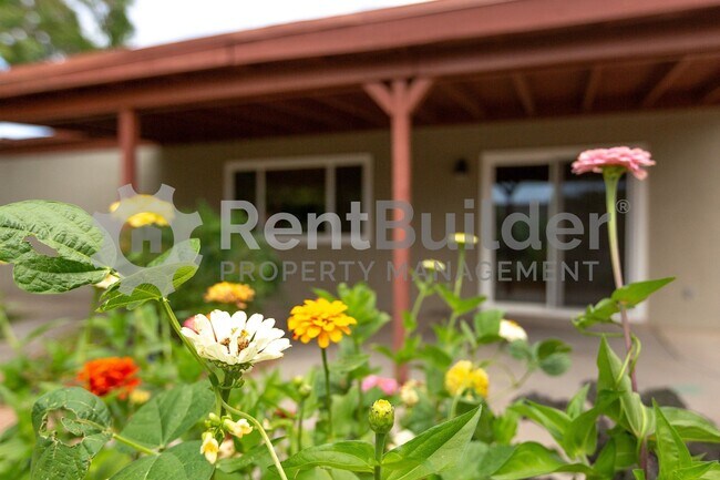 Foto del edificio - MONTHLY YARD SERVICE INCLUDED JUST IN TIME FOR SPRING!!!