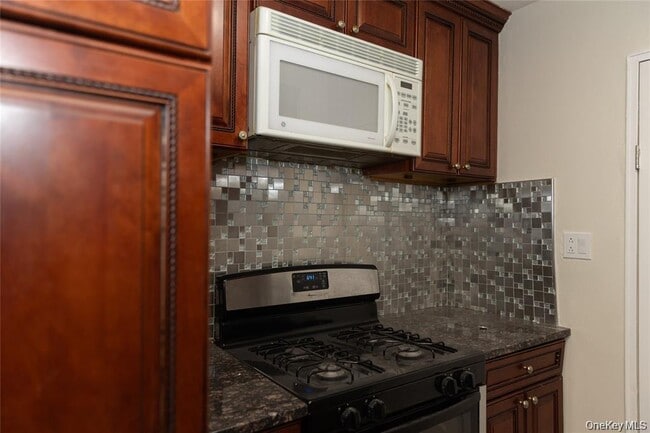 Building Photo - 1275 E 51st St