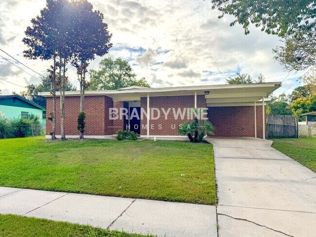 Building Photo - 3916 Bogata Dr N