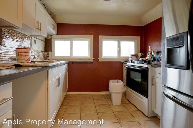 Building Photo - 1424 N Northgate Way