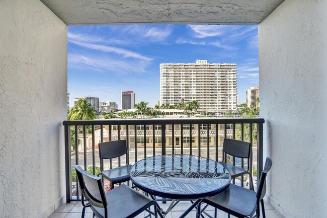 Building Photo - 2017 S Ocean Dr