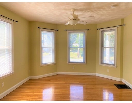 Building Photo - 34 Elm St