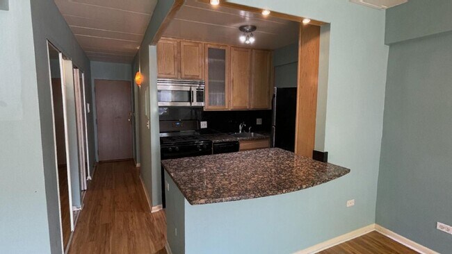 Foto del edificio - 5616 N Kenmore Ave