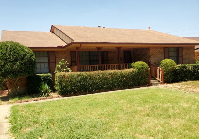 Photo - 11031 Genetta Dr House