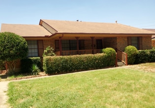 Building Photo - 11031 Genetta Dr