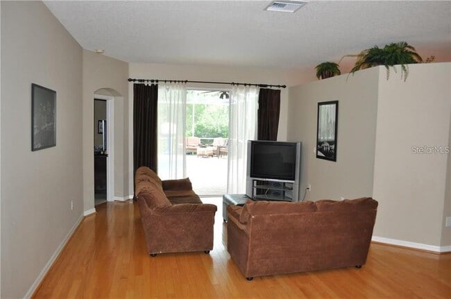 Foto del edificio - 4987 Kernwood Ct