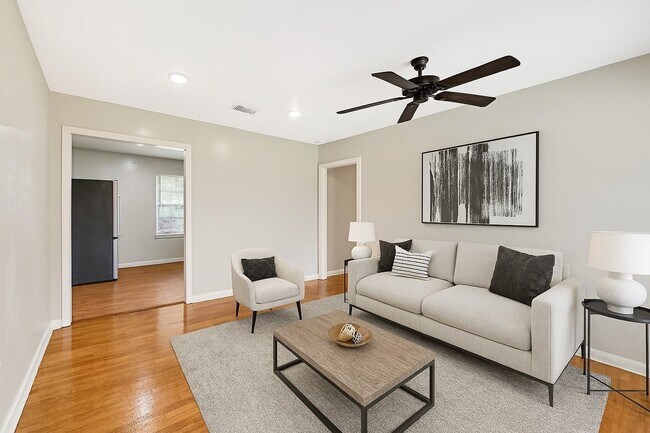 Building Photo - 4319 Howcher St