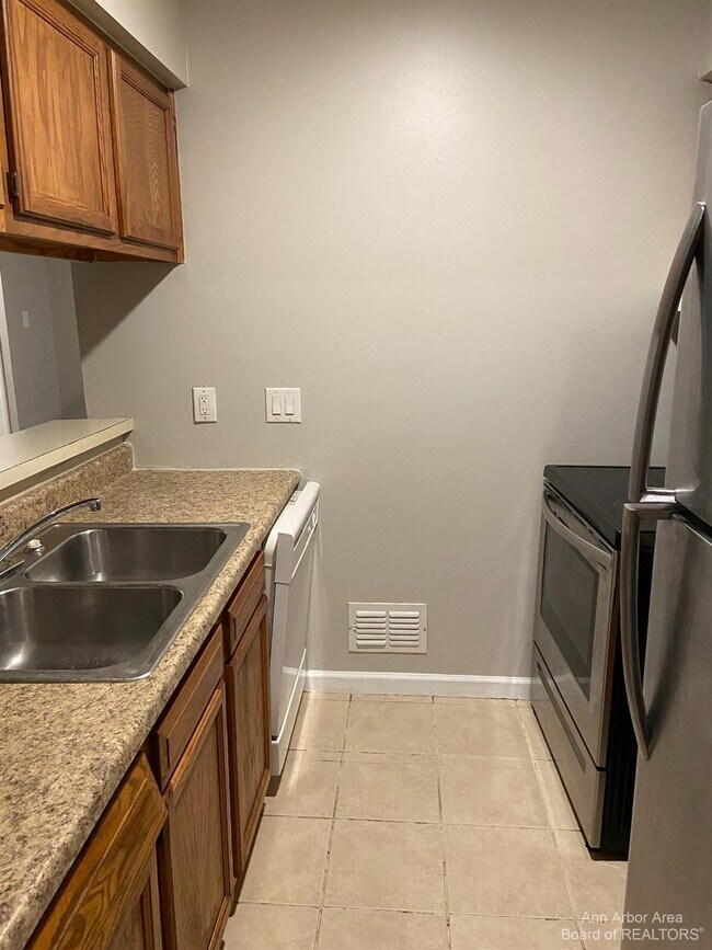 Foto del edificio - 6825 New Providence Way
