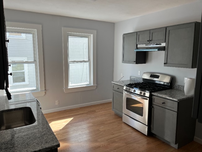 Building Photo - 24 Dunlap St