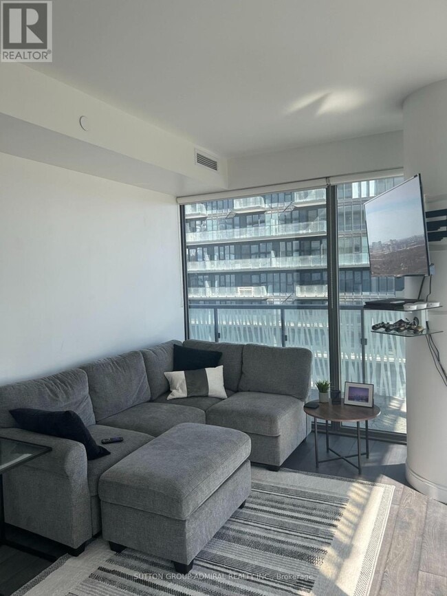 Building Photo - 50 Charles St E