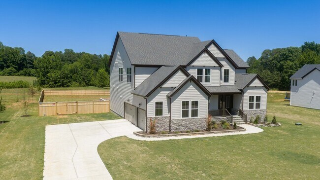 Building Photo - 2085 Kelsey court