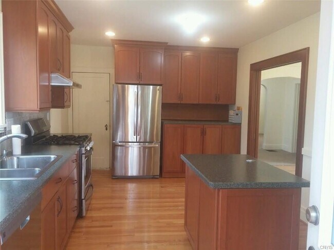Building Photo - 453 Wendell Terrace