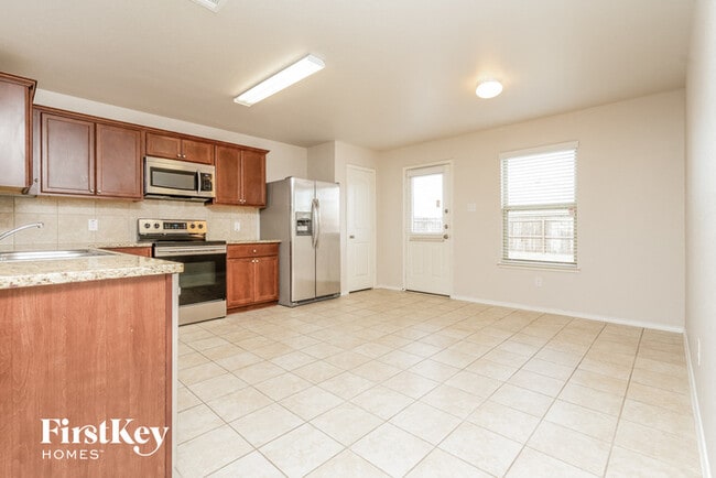Foto del edificio - 2429 Hankinson Ln