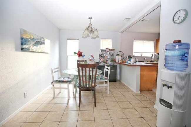 Foto del edificio - 204 Deerfield Park Dr