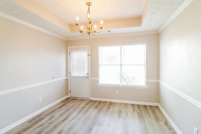 Foto del edificio - 1810 Midcourt Way