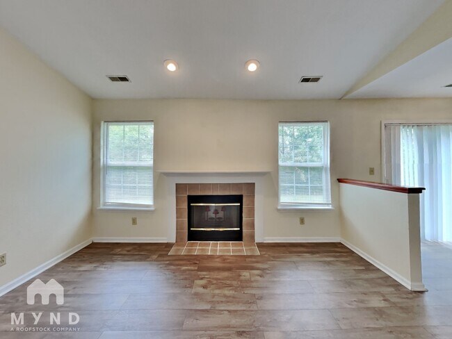 Building Photo - 704 Treyburn Lakes Way
